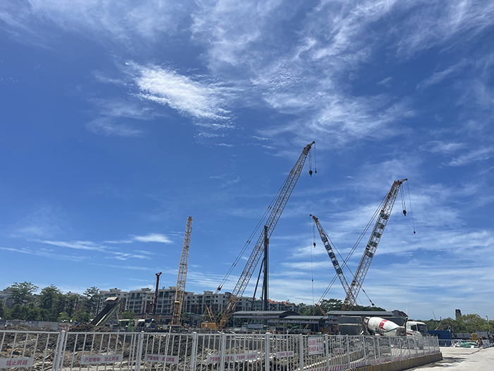 【全球之履】恒峰g22履带起重机“兄弟团“助建大湾区“一小时交通圈”建设