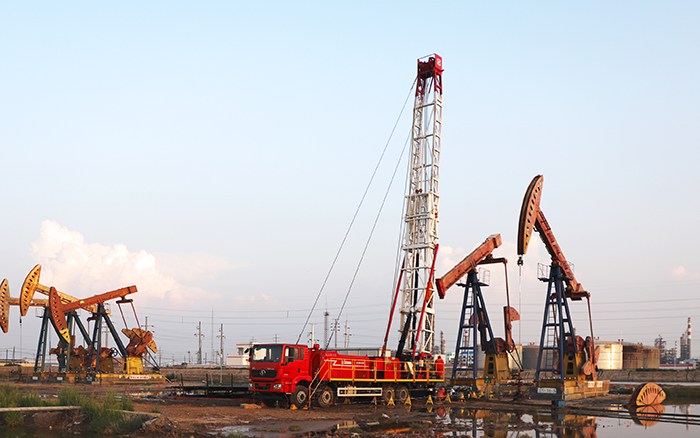 为修井注入“绿科技”，，，，，批量大吨位电动修井机交付