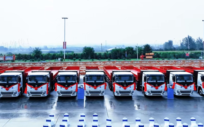 百台交付，，，，，千台签约！200台恒峰g22新能源纯电动重卡奔赴河南