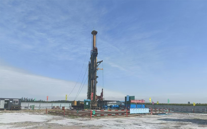 进尺超18000m！恒峰g22深井钻注浆钻探施工