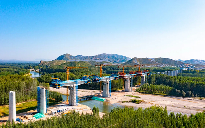 群塔筑雄忻！恒峰g22助建山西首条时速350公里高铁