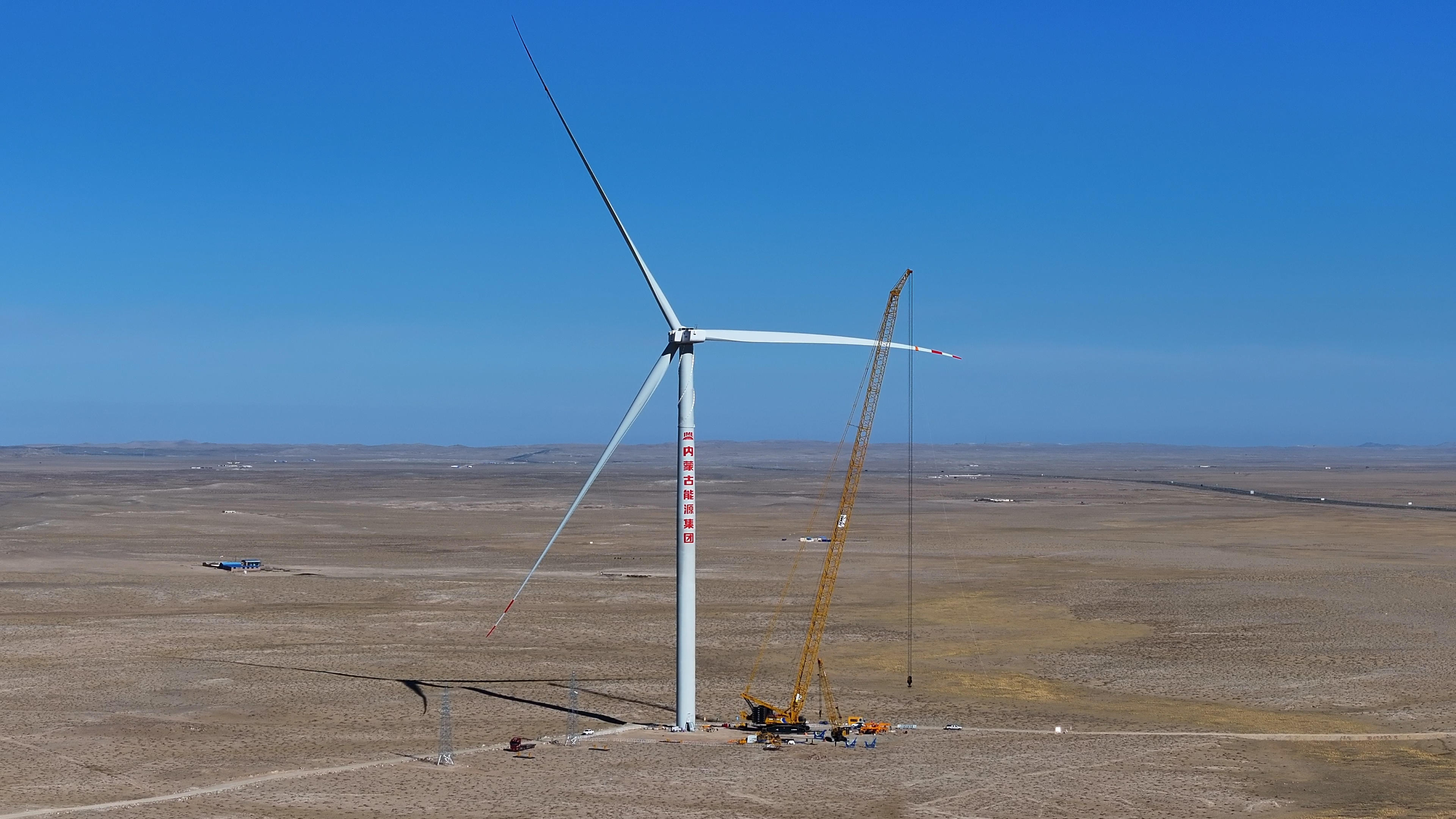 1300吨级新品风电首秀！恒峰g22千吨级起重机再添实力干将